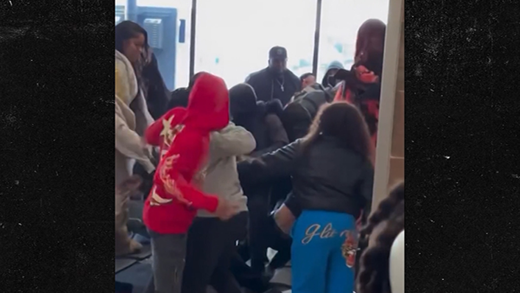 Huge brawl breaks out in Atlanta AiPort