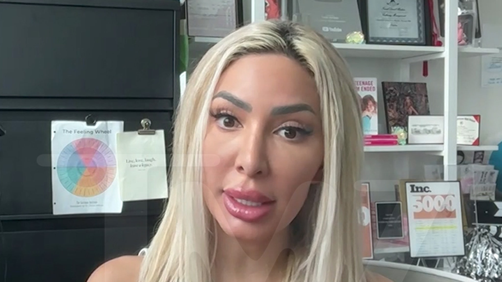 Farrah Abraham blows Gracie Abrams for “dangerous” porn comments