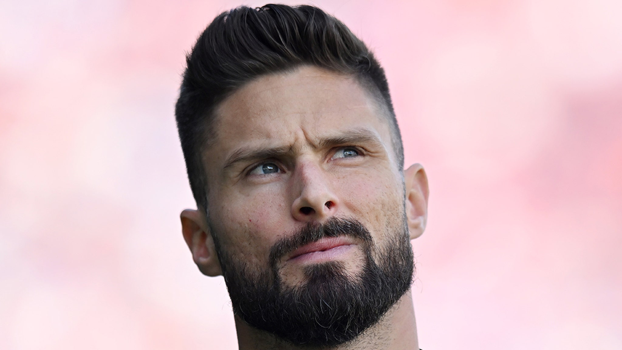 Lafcs Olivier Giroud's home burner, 500,000 US dollars supposedly stolen in jewelry