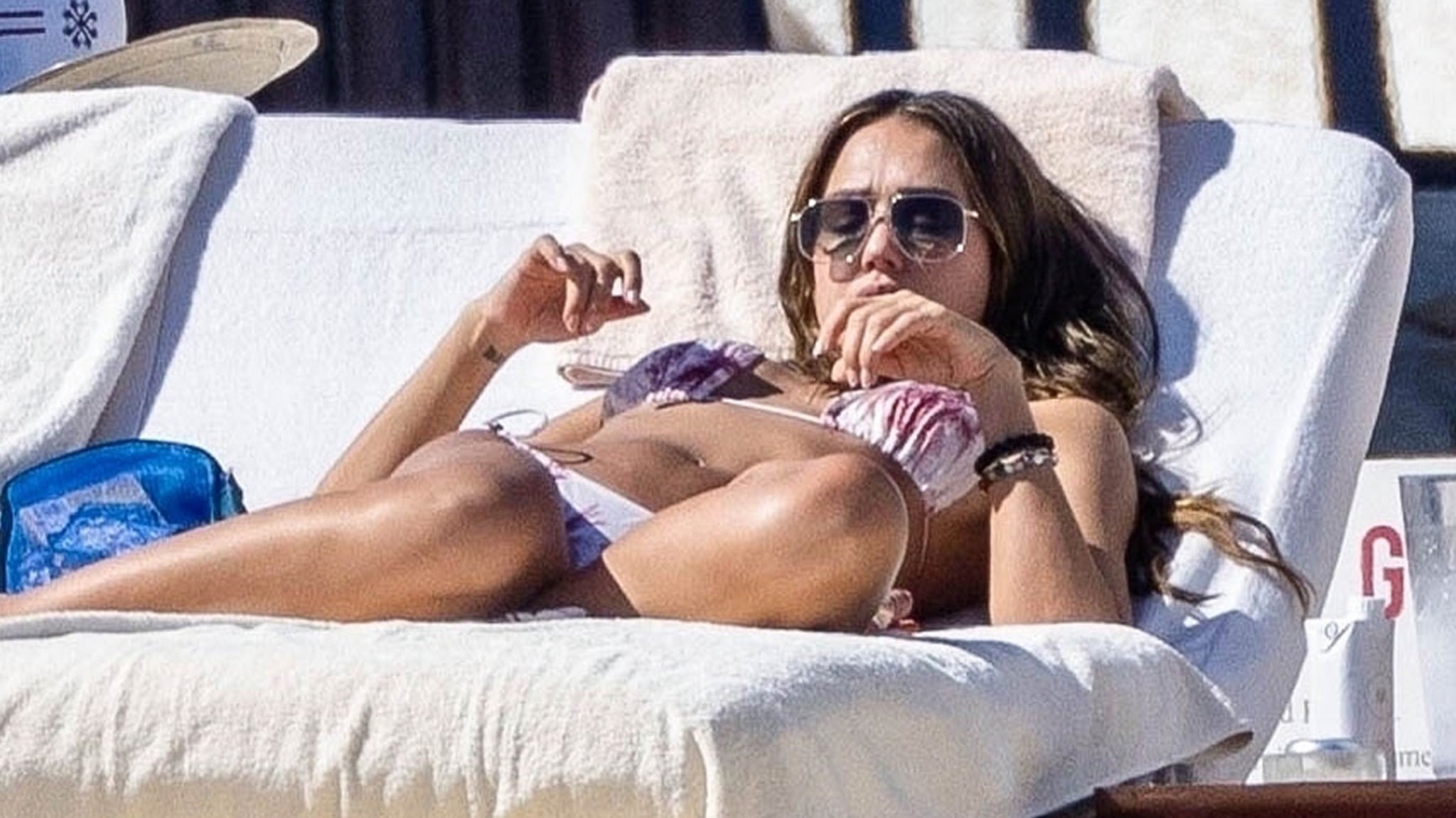 Jessica Alba beats Cabo Beach with son after the divorce of Cash Warren