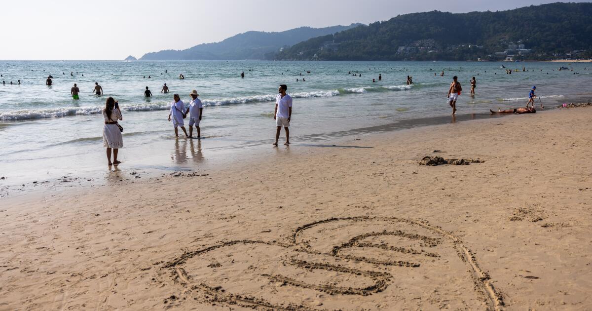 The Russians flee from designs, sanctions revitalize the Thai island. Not everyone is happy.