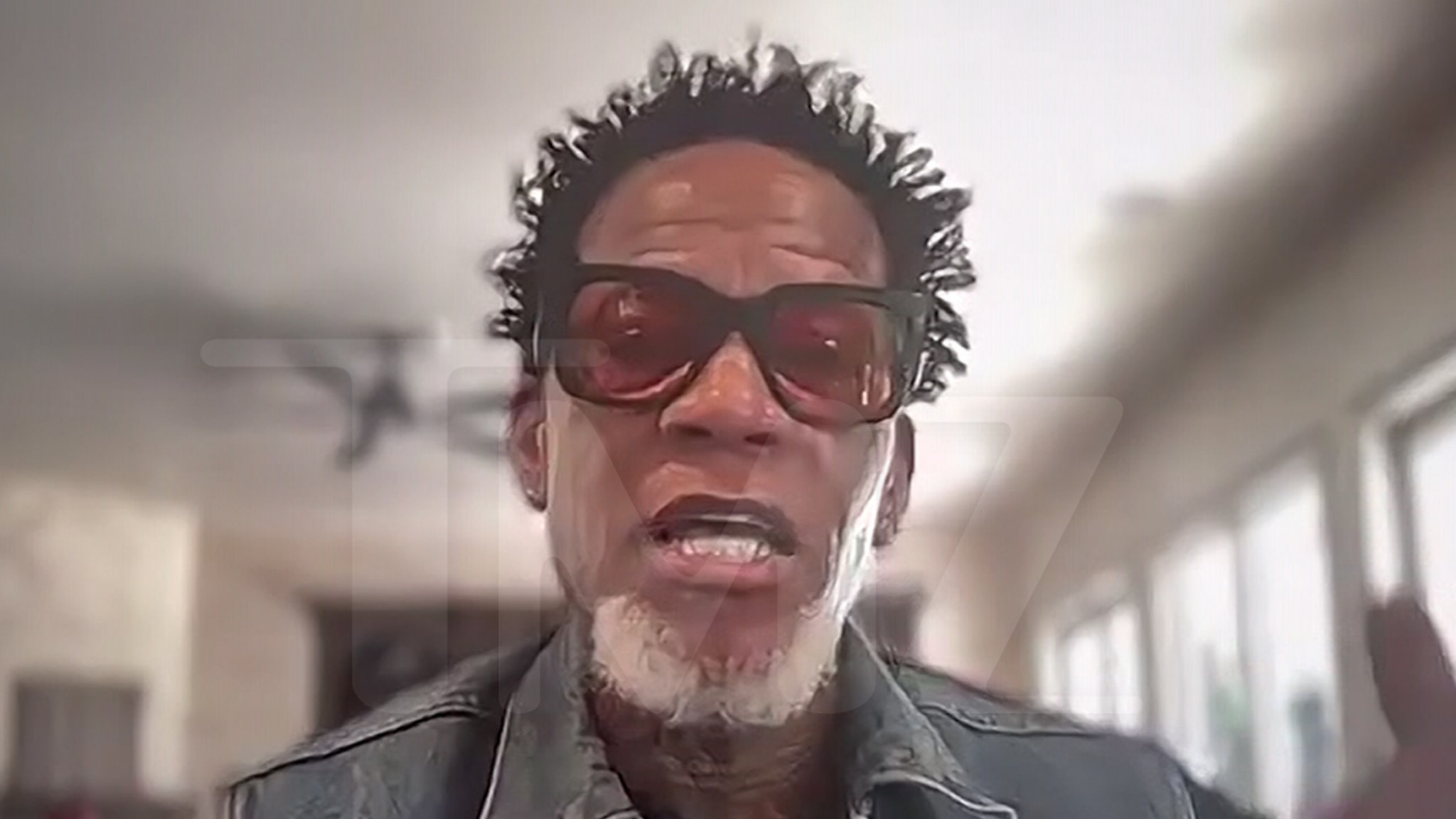 DL Hughley supports Don Lemon, says they cannot be black and Maga support