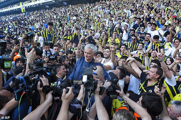 Joseph is aging shamefully! Mourinho can be a big fish in a smaller pond these days, but at age 62, he is still doing waves … and headlines