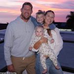 See the moment when the legend of the Australian surfing Mick Fanning becomes a victim of Cyclone Alfred while the wild incident leaves it with stitches in the face