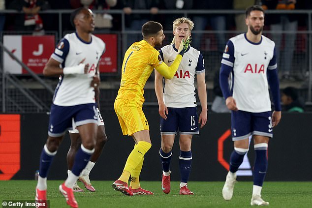 Lucas Bergvall scores a comic goal while Tottenham makes the nightmare begin with the Europa League clash with Az Almaar