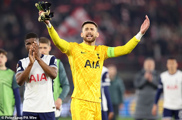 The Tottenham goalkeeper, Guglielmo, Vicar, Riles fans with a full -time gesture to obtain more support after the dismissal of the sad defeat in Az Alkmaar, since they are told to the stars fighters to 'concentrate on their own performances''