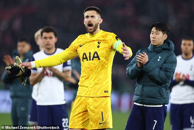 Guglielmo Vicario tries to placate the supporters of Tottenham after trying to gather fans after their sad defeat in Az Alkmaar Backfires