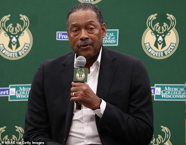 The former NBA and billionaire player Junior Bridgeman hastened in ambulance after the medical emergency in the public event