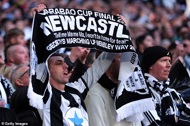 Newcastle Sela sponsor to provide black and white scarves for each Wembley fan, since the Uracas try to finish 70 years of waiting for a domestic trophy in the Carabao Cup final against Liverpool