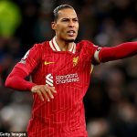 Virgil Van Dijk sounds a new alarm in his future of Liverpool while announcing that he has no idea where he will play next year and says that anyone who affirms that a new agreement is close is lying