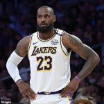 LeBron James has furious fans after omitting the Lakers game to attend the Son Bryce