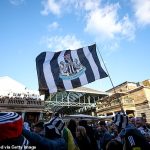 It's time for the party! Thousands of Newcastle fans take care of Covent Garden before the Capabao Cup final with Liverpool