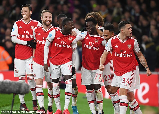 The former Arsenal star returns to the Emirates to see the victory of the Gunners over Chelsea … four years after her departure from the club