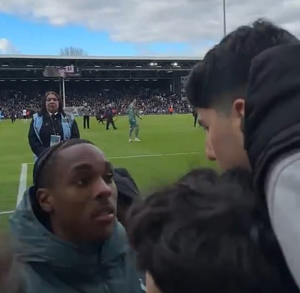 Tottenham Forward Mathys Tel addresses angry supporters at the visiting end and the broadcast message after the sad 2-0 defeat by Fulham