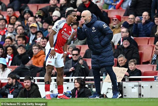 Chelsea fans smoke to Manager Enzo Maresca after the star of Arsenal Jurrien Timber 'ashamed with brutal set of two words