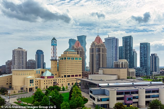 The main Canadian city reveals that it is knocking down all the US flags of its sports sands in the midst of Trump's tariff threat