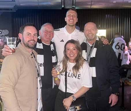 Within the back party of Boxpark of Newcastle: the stars of Toon soaked in champagne invite their Wags, and Alan Shearer, the strident celebrations of the balcony … but who ended up in bed with the Cábao Cup?