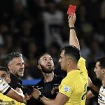 Sergio Ramos receives the first red card in Mexico for expelling an opponent, since the opposite manager refers to the fact that he should have already been sent in the 20th minute by an elbow!